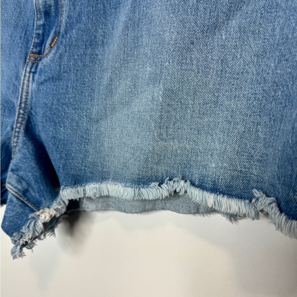 PINK Denim High-Rise Cut Off Jean Shorts - Picture 11 of 12